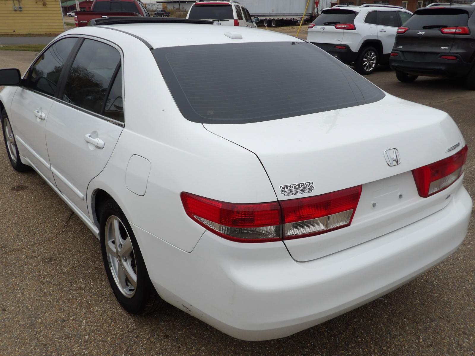 2004 Honda Accord EX-L (1HGCM56894A) with an 2.4L L4 DOHC 16V engine, automatic transmission, located at 401 First NE, Bearden, AR, 71720, (870) 687-3414, 33.726528, -92.611519 - Photo #2